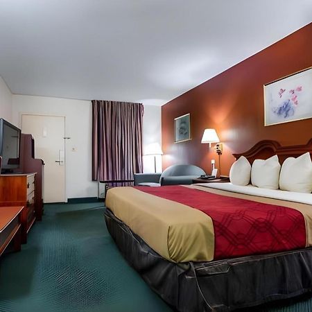 Econo Lodge South Garner Buitenkant foto