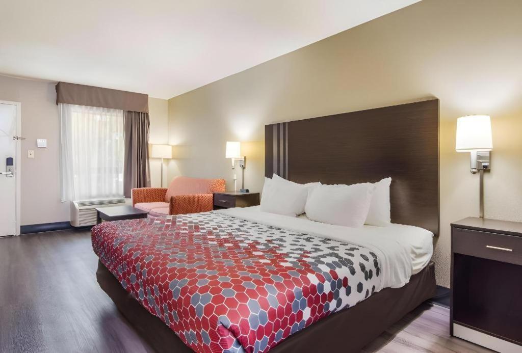 Econo Lodge South Garner Buitenkant foto