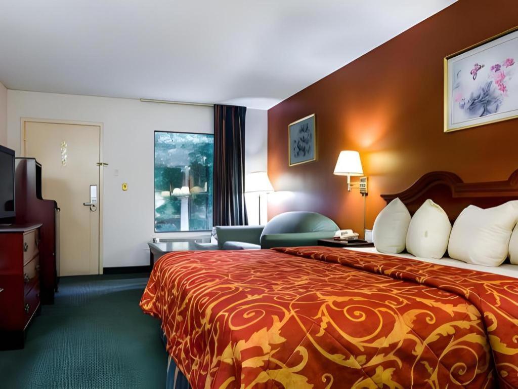 Econo Lodge South Garner Buitenkant foto