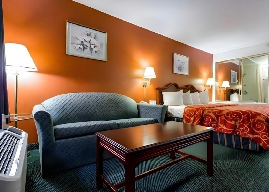 Econo Lodge South Garner Buitenkant foto