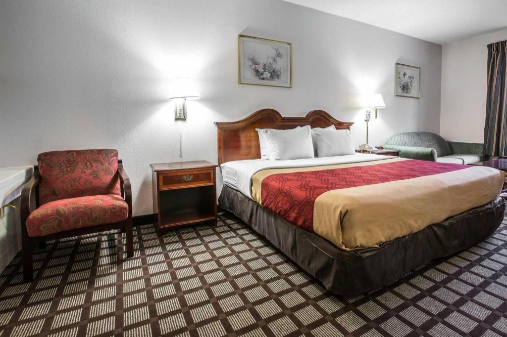 Econo Lodge South Garner Buitenkant foto